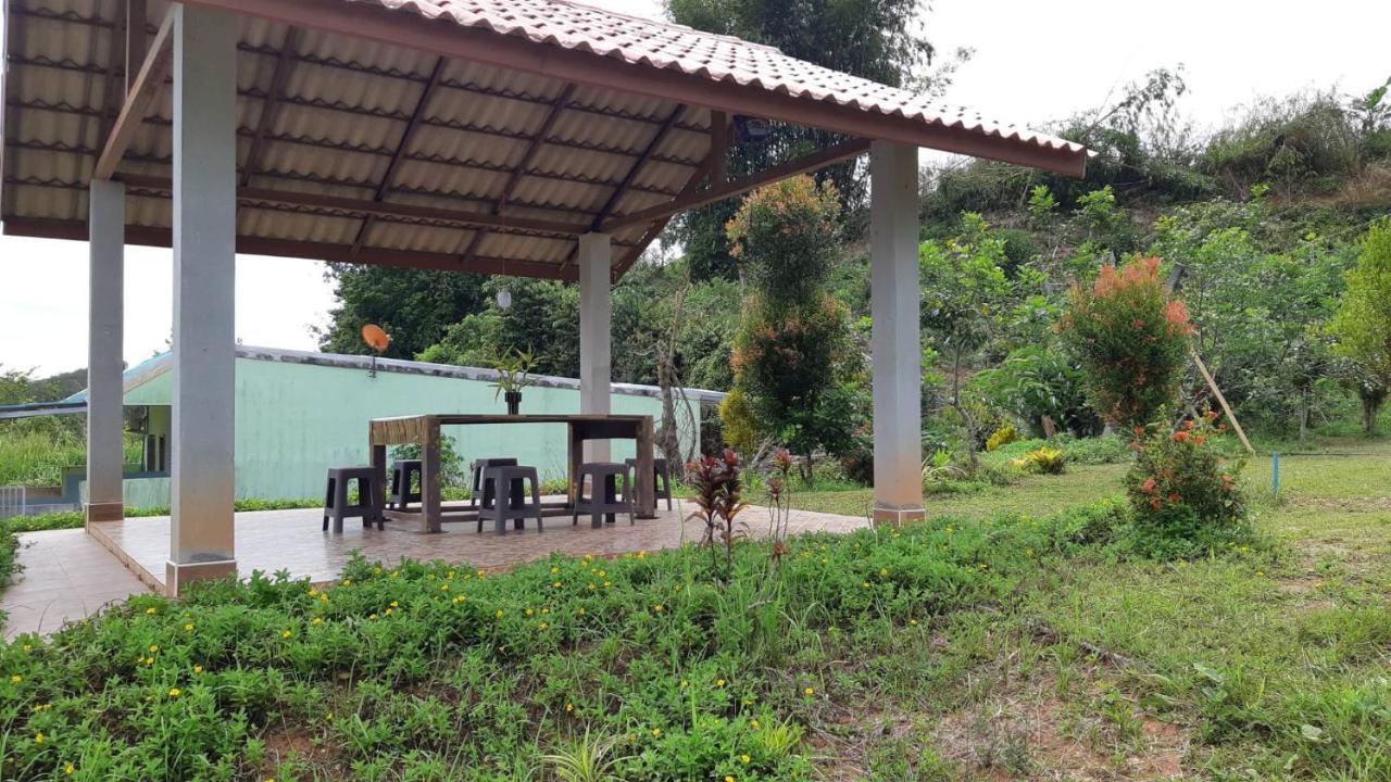 Вилла Betong House In The Garden Экстерьер фото