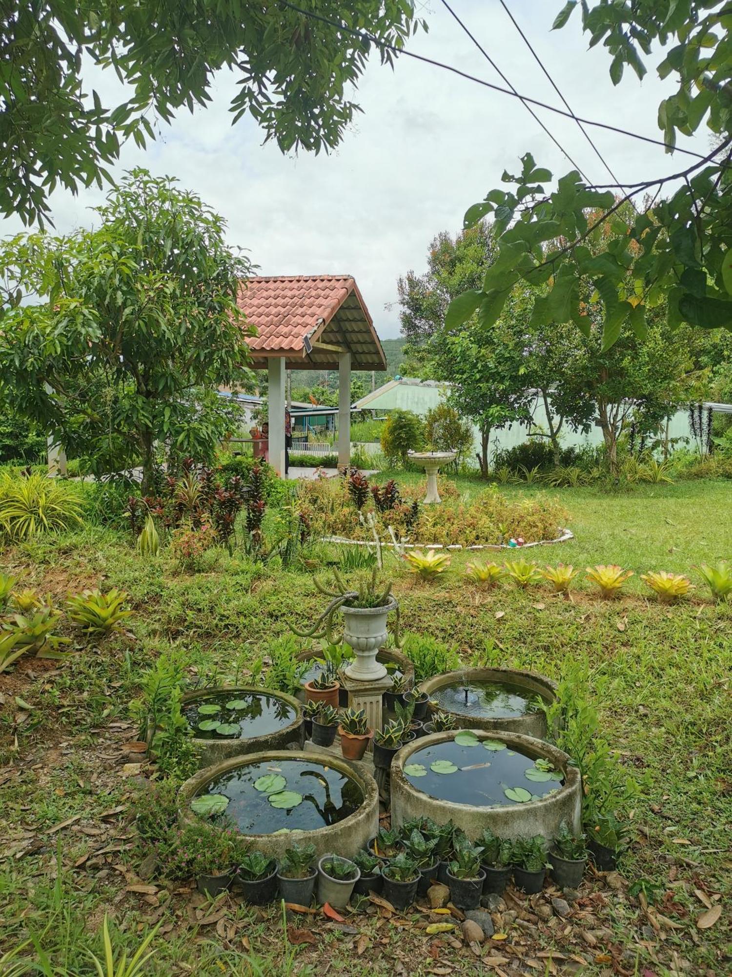 Вилла Betong House In The Garden Экстерьер фото
